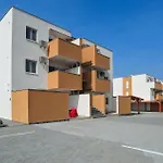 Apartament In With Wifi