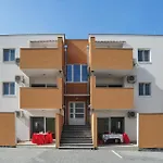 Apartament In With Wifi